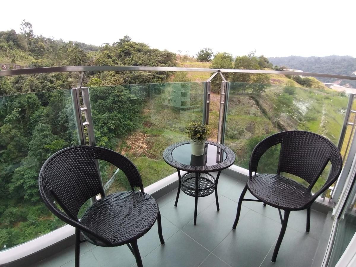 New Vacation Homestay @Forest Valley Каджанг Екстериор снимка